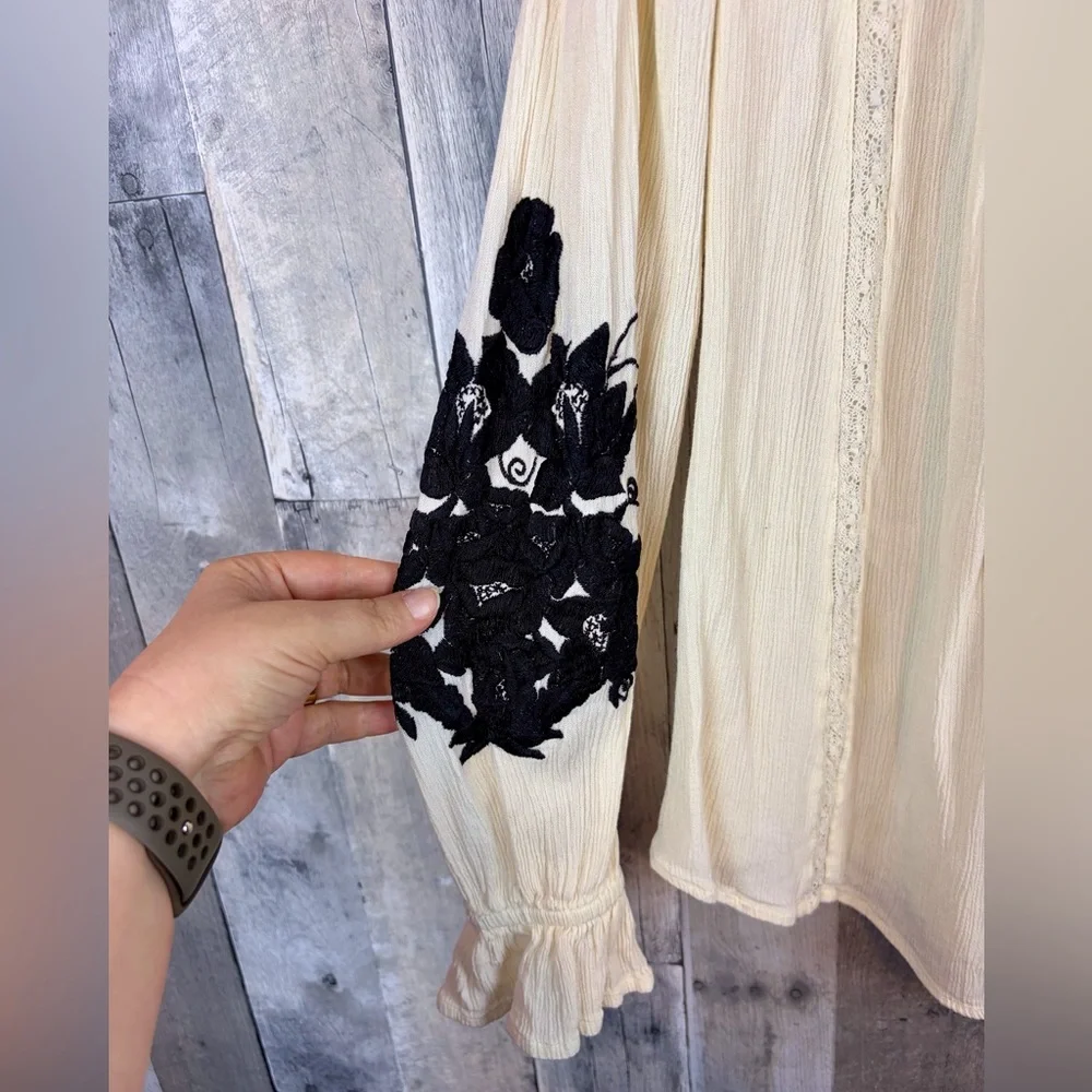Free People Tusalossa Embroidered Top in Ivory Combo Size XS.